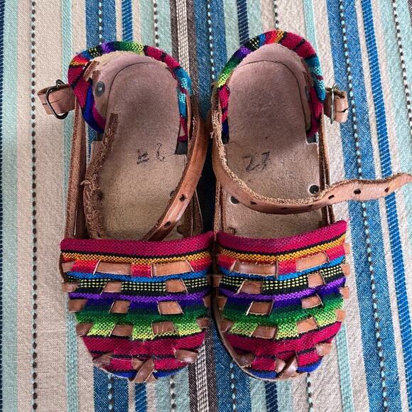 Unknown Other - Children’s rainbow sandals